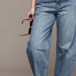 Women High-Rise Barrel Fit Light Fade Jeans